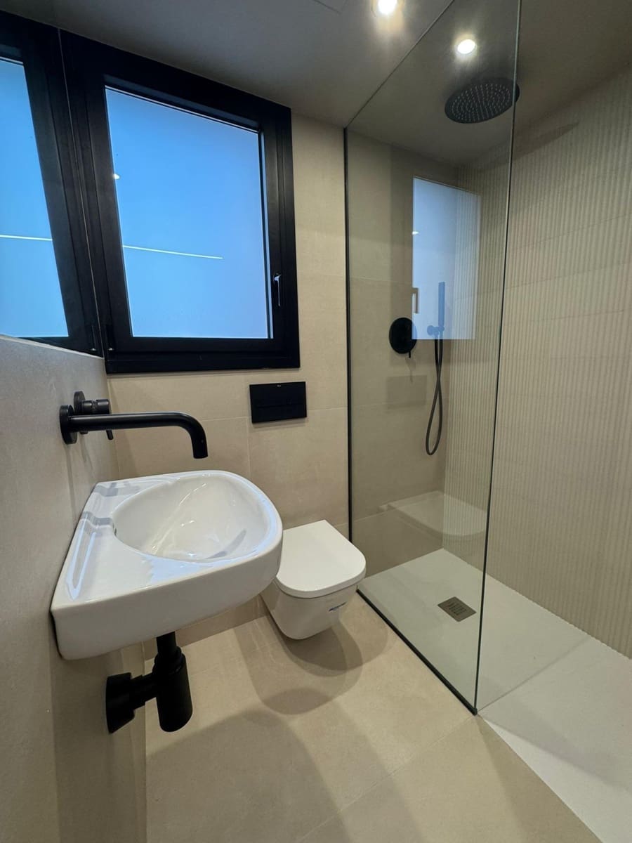 2 bedroom Flat for rent in Barcelona city - € 1,800 (Ref: 9270166)