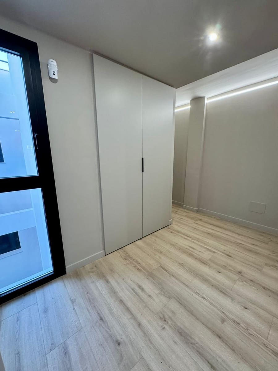 2 bedroom Flat for rent in Barcelona city - € 1,800 (Ref: 9270166)