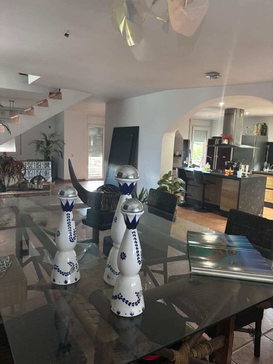 5 Zimmer Villa zu verkaufen in Corbera de Llobregat mit Pool Garage - 530.000 € (Ref: 9270169)