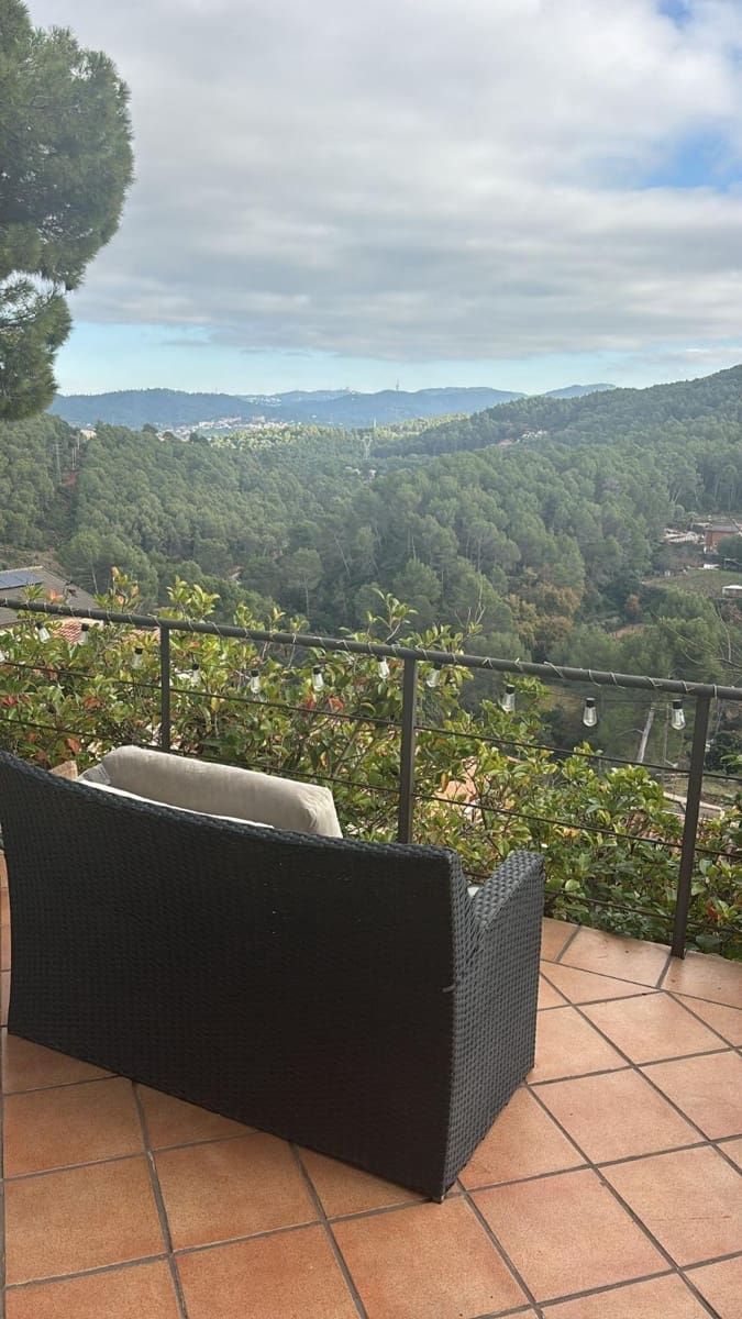 5 Zimmer Villa zu verkaufen in Corbera de Llobregat mit Pool Garage - 530.000 € (Ref: 9270169)