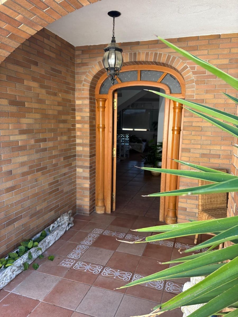 5 Zimmer Villa zu verkaufen in Corbera de Llobregat mit Pool Garage - 530.000 € (Ref: 9270169)