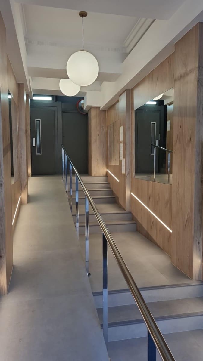 4 slaapkamer Flat te koop in Barcelona stad - € 275.000 (Ref: 9270185)