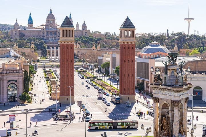 4 slaapkamer Flat te koop in Barcelona stad - € 275.000 (Ref: 9270185)