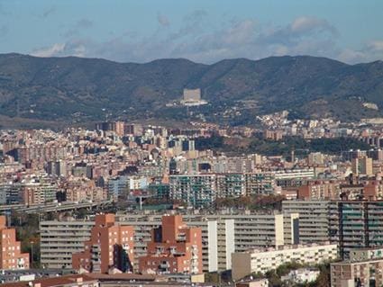 Oficina de 18 habitaciones en Santa Coloma de Gramenet en alquiler - 5.500 € (Ref: 9270193)