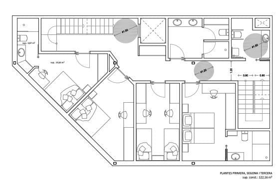 Oficina de 18 habitaciones en Santa Coloma de Gramenet en alquiler - 5.500 € (Ref: 9270193)