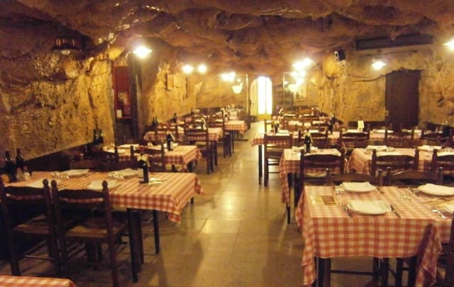 Kommersiell til leie i Porta, Barcelona by - € 4 000 (Ref: 9270194)