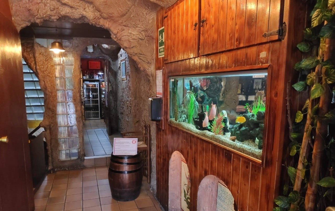 Kommersiell til leie i Barcelona by - € 4 000 (Ref: 9270194)