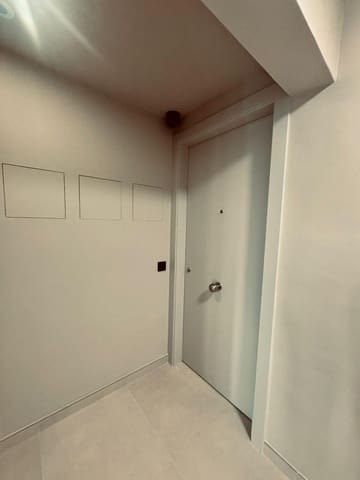 Apartamento de 21 habitaciones en Santa Coloma de Gramenet en venta con garaje - 4.000.000 € (Ref: 9270199)