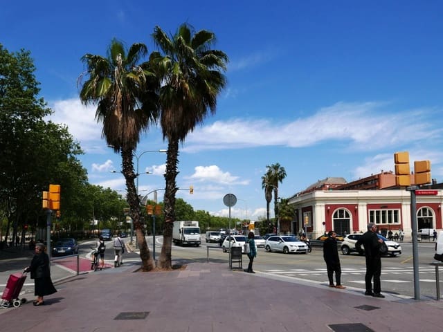 Bedrijf te koop in Porta, Barcelona stad - € 1.500.000 (Ref: 9270205)