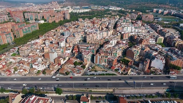 2 makuuhuone Asunto myytävänä paikassa Badalona - 346 000 € (Ref: 9317807)