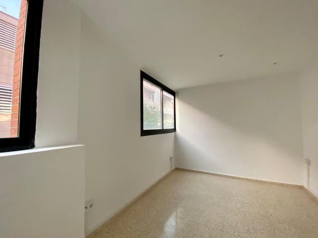 3 bedroom Loft for rent in Sant Adrià de Besòs - € 1,210 (Ref: 9398461)