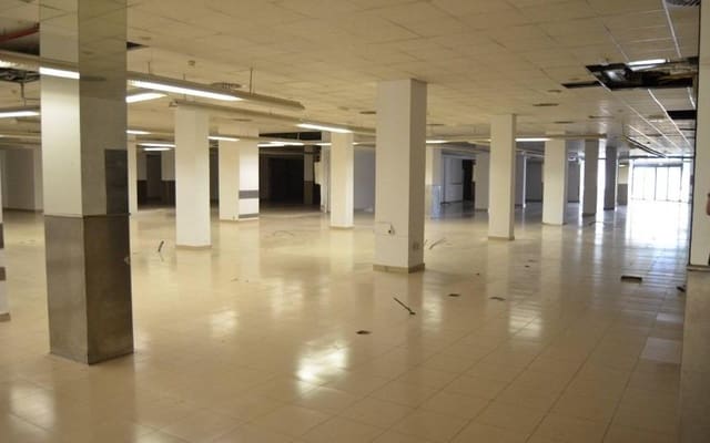 Comercial para arrendar em Las Palmas de Gran Canaria - 7 000 € (Ref: 9398462)