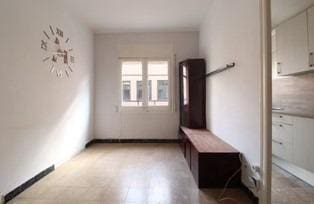 2 slaapkamer Flat te koop in Barcelona stad - € 260.000 (Ref: 9483515)