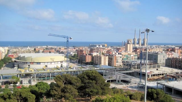 Ruine zu verkaufen in Badalona - 520.000 € (Ref: 9543551)