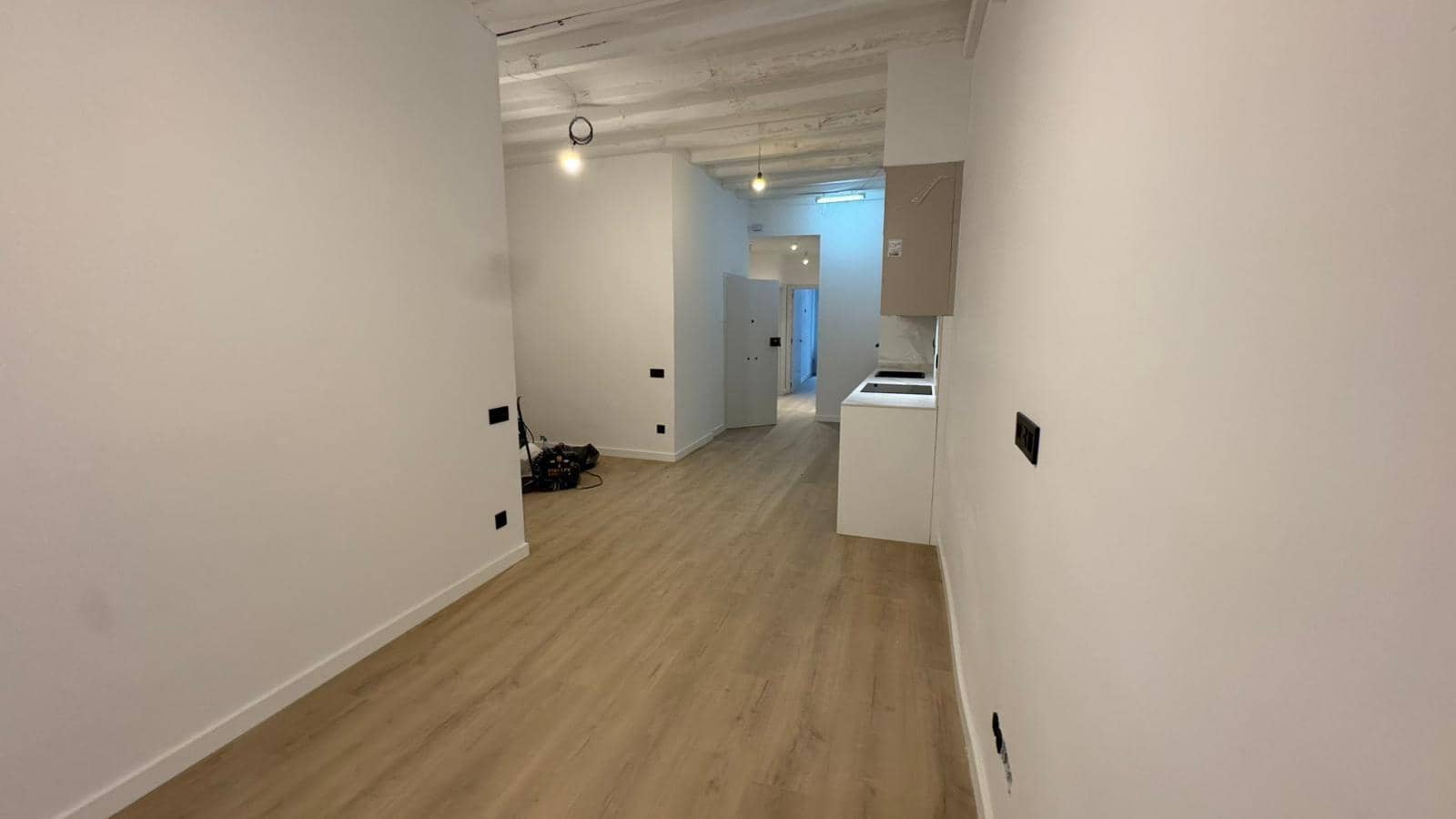 Piso de 3 habitaciones en Barcelona ciudad en venta - 550.000 € (Ref: 9591225)