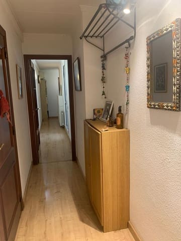 3 bedroom Flat for sale in Hostafrancs, Barcelona city with garage - € 410,000 (Ref: 9619187)