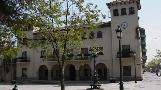 60 soveværelse Guesthouse/B & B til salg i Barberà del Vallès - € 2.800.000 (Ref: 9656047)