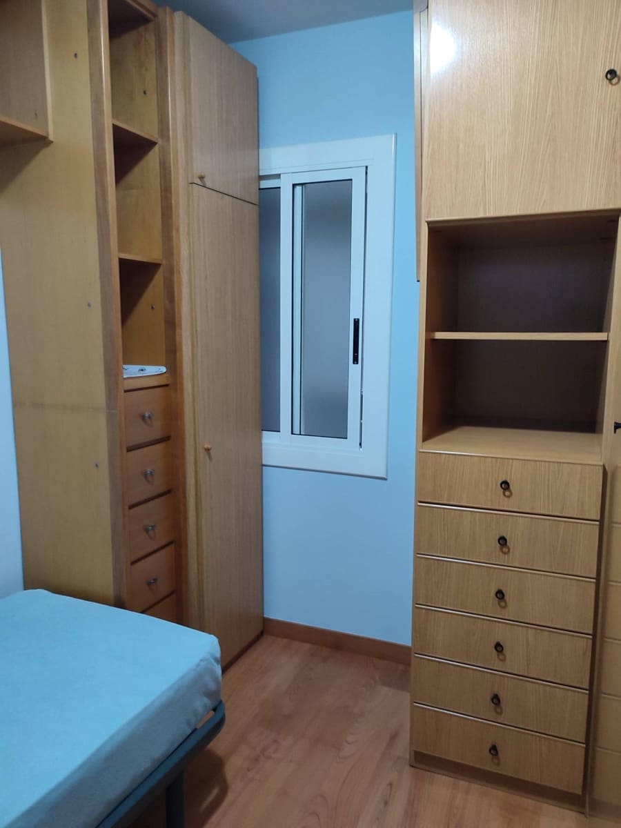 1 soveværelse Lejlighed til leje i Badalona - € 400 (Ref: 9670600)