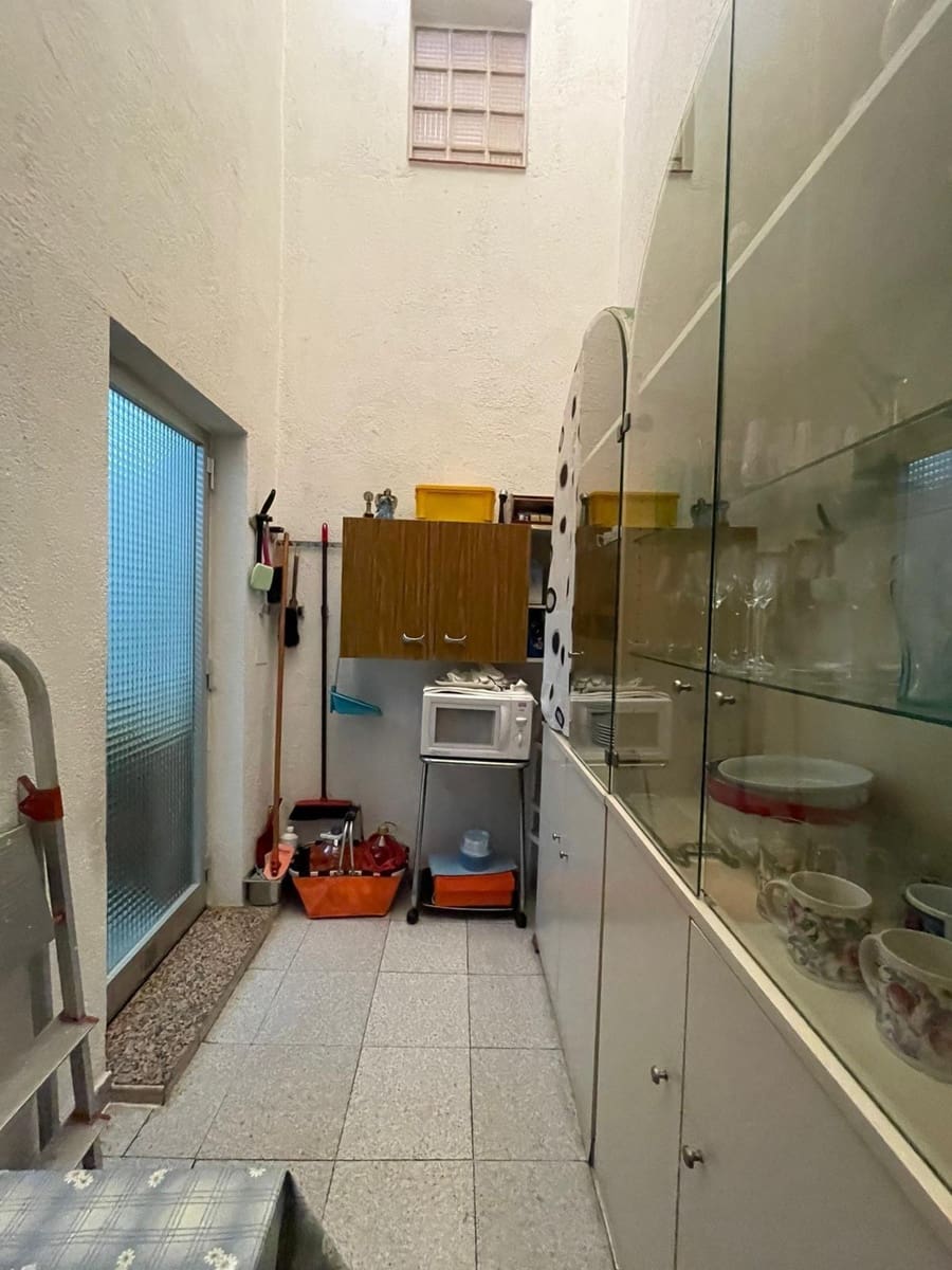 3 bedroom Townhouse for sale in Badalona with garage - € 363,000 (Ref: 9733888)