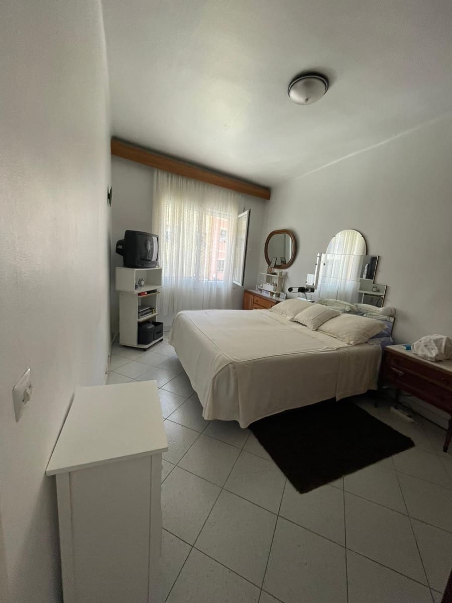 3 bedroom Townhouse for sale in Badalona with garage - € 363,000 (Ref: 9733888)