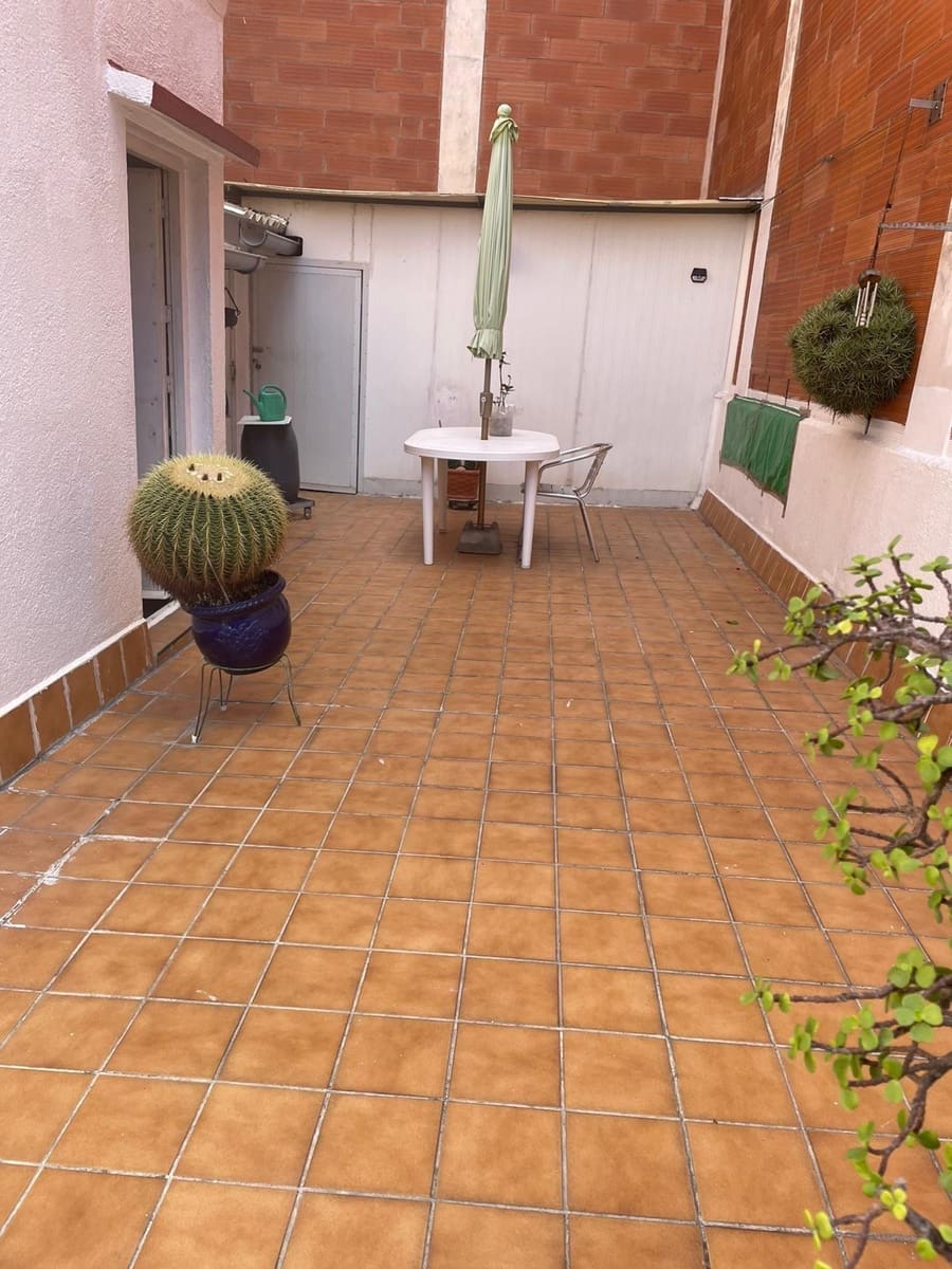 3 bedroom Townhouse for sale in Badalona with garage - € 363,000 (Ref: 9733888)