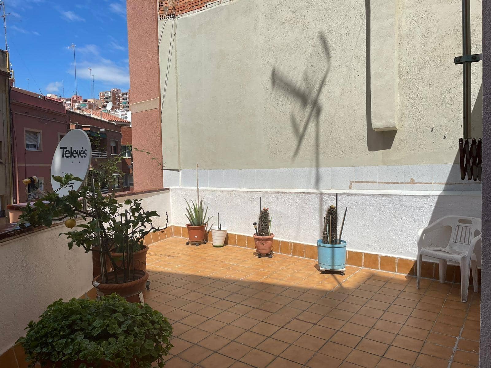 3 bedroom Townhouse for sale in Badalona with garage - € 363,000 (Ref: 9733888)