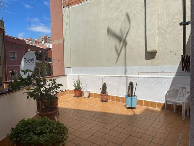 3 soverom Hus til salgs i Badalona med garasje - € 363 000 (Ref: 9733888)