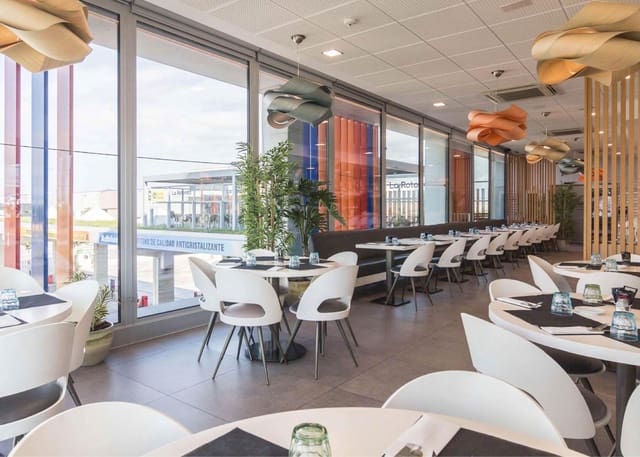 Kaupallinen vuokrattavana paikassa Barcelona kaupunki - 8 000 € (Ref: 9761947)