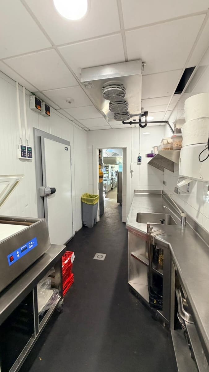 Kaupallinen vuokrattavana paikassa Barcelona kaupunki - 8 000 € (Ref: 9761947)