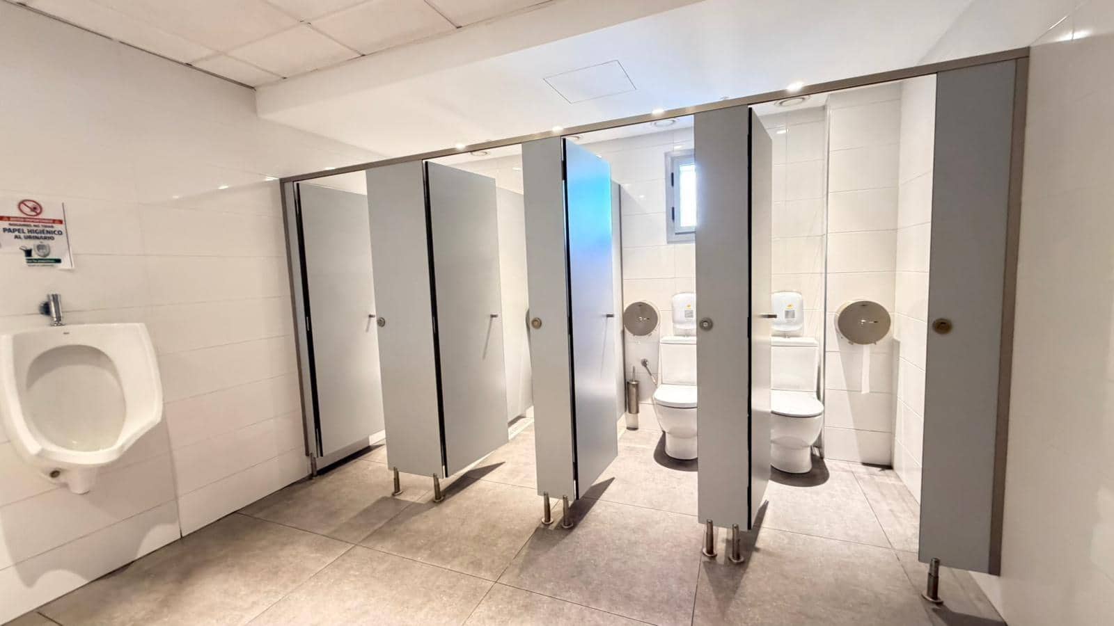 Kaupallinen vuokrattavana paikassa Barcelona kaupunki - 8 000 € (Ref: 9761947)