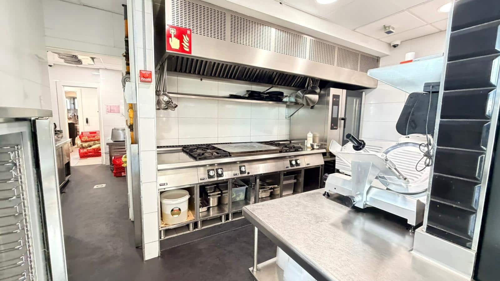 Kaupallinen vuokrattavana paikassa Barcelona kaupunki - 8 000 € (Ref: 9761947)