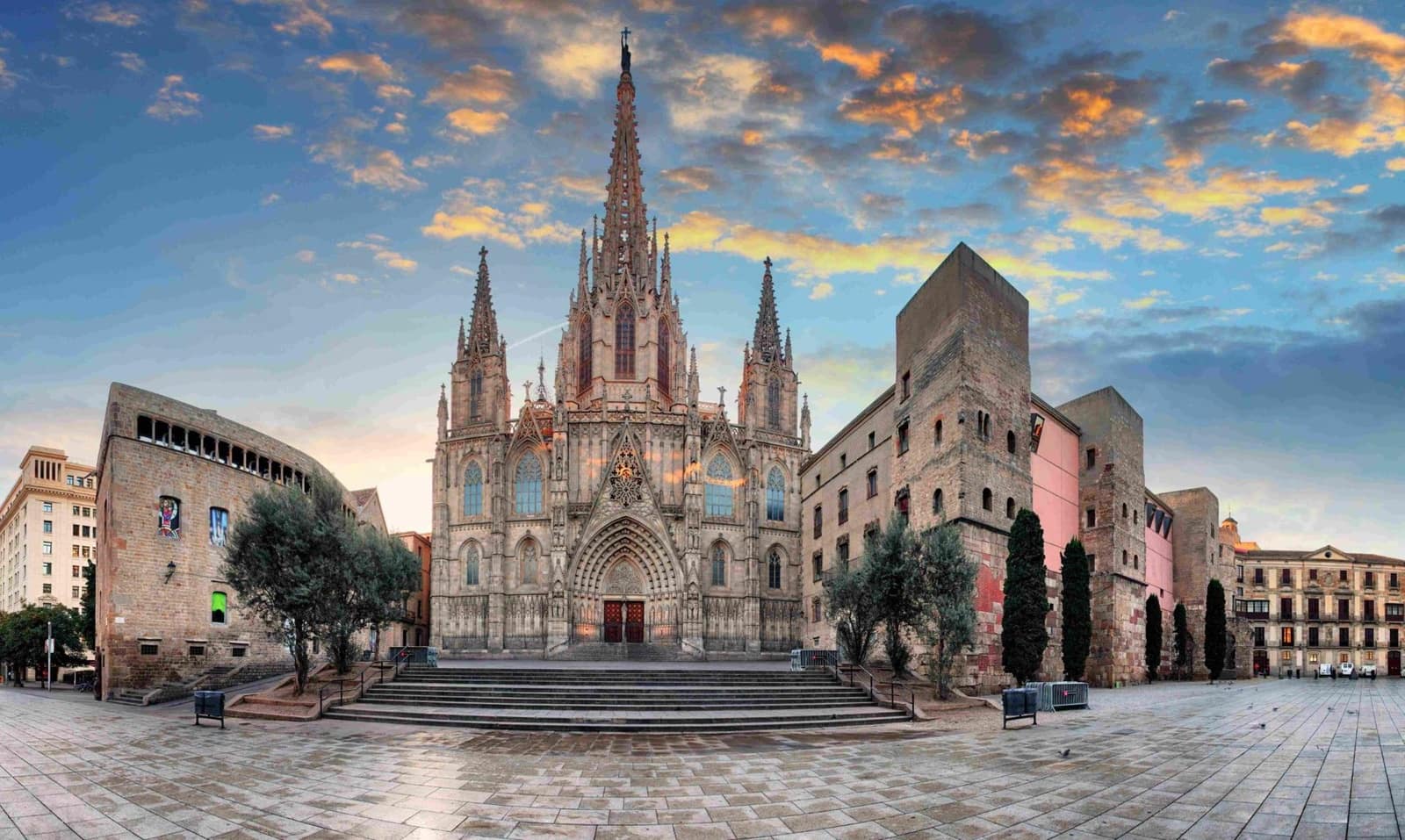 12 soveværelse Lejlighed til salg i Barcelona by med garage - € 2.080.000 (Ref: 9891175)
