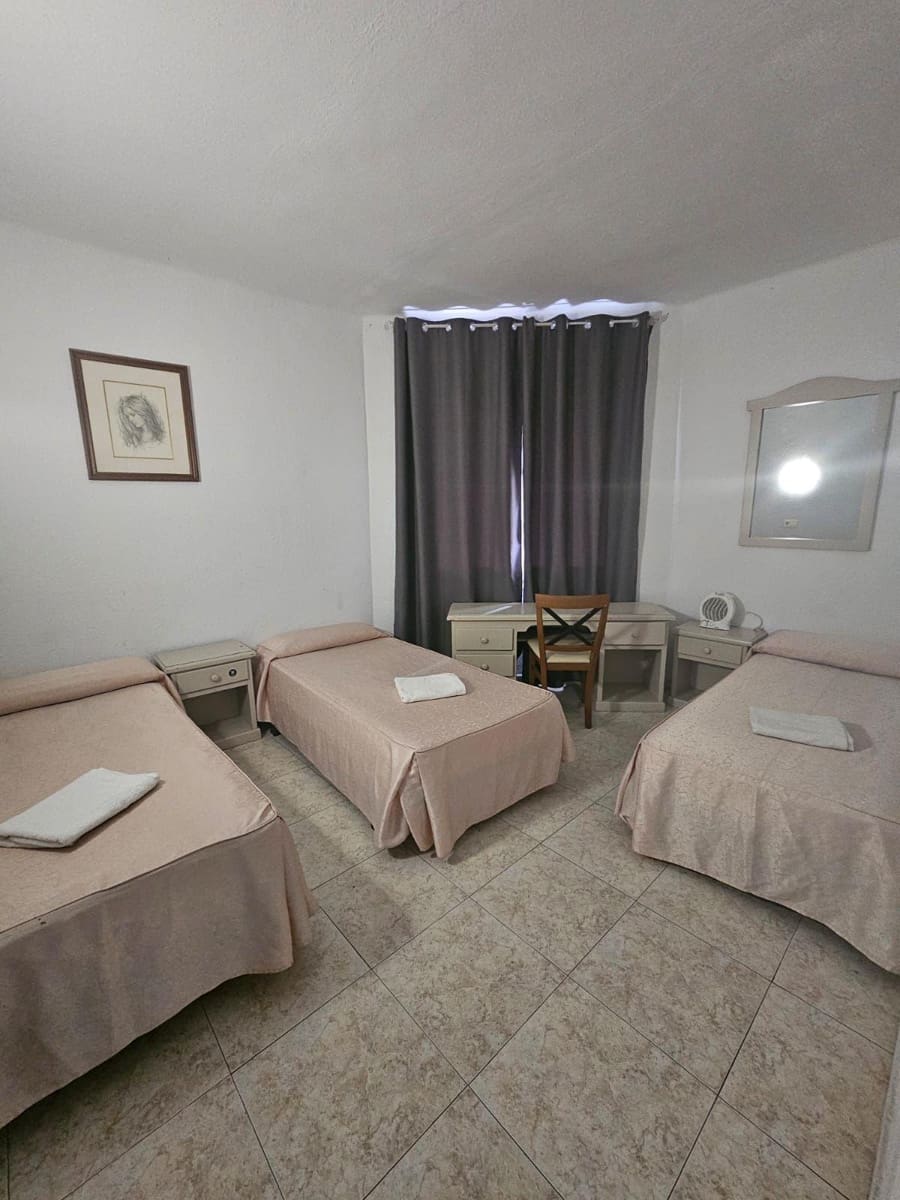 74 quarto Hotel para arrendar em Girona cidade com piscina - 13 500 € (Ref: 9994203)