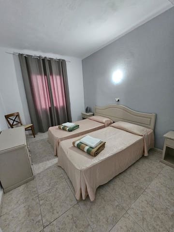 Hôtel de 74 chambres à louer à Gérone ville - 13 500 € (Ref: 9994203)