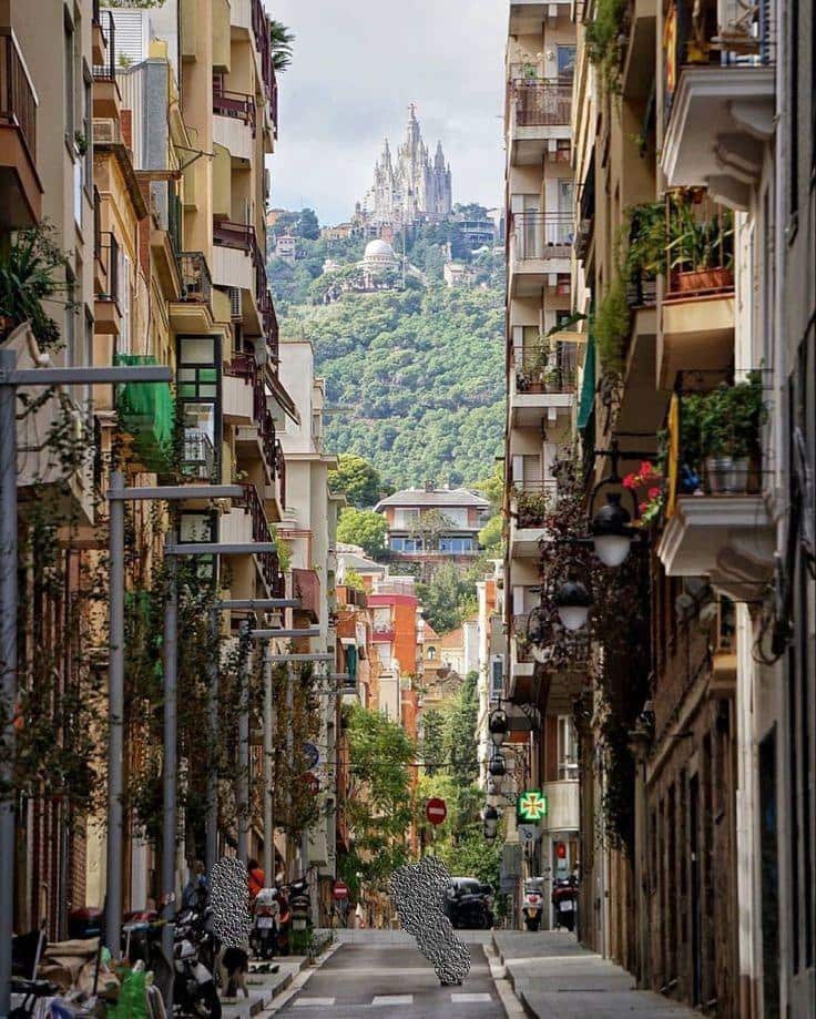 4 bedroom Flat for sale in Barcelona city - € 695,000 (Ref: 9998800)