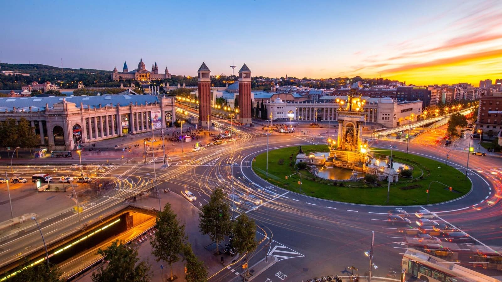 4 bedroom Flat for sale in Barcelona city - € 695,000 (Ref: 9998800)