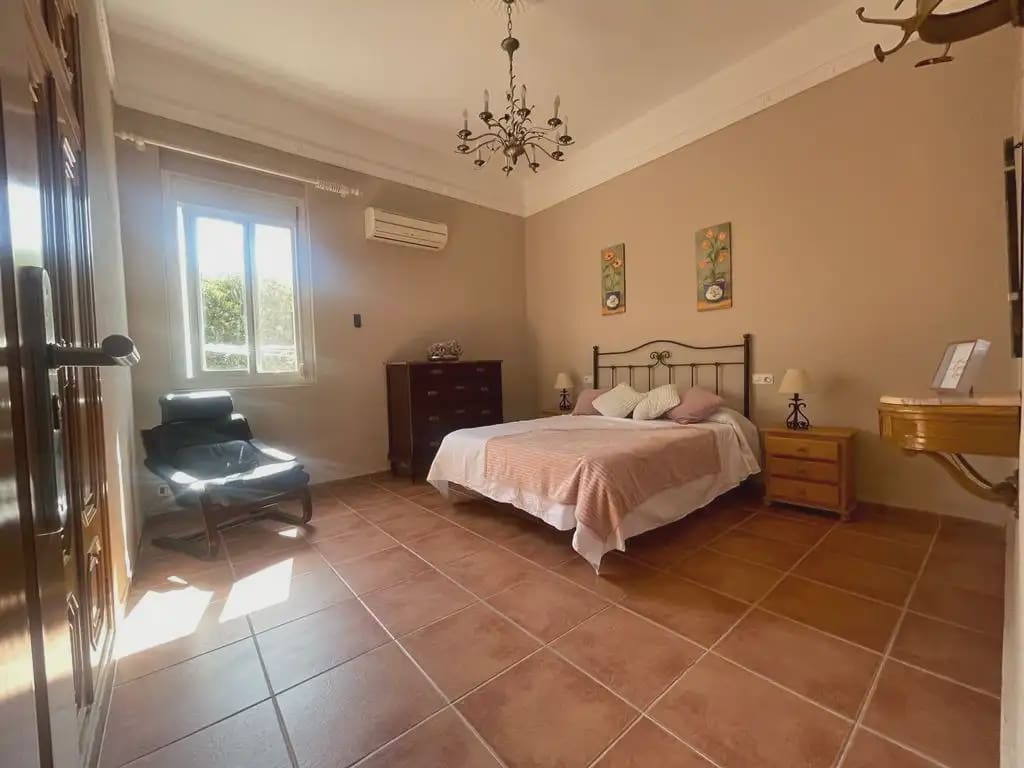 5 sypialnia Willa na sprzedaż w Cullera z basenem garażem - 445 000 € (Ref: 9832128)