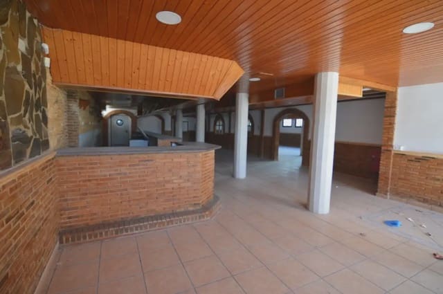 42 chambre Hôtel à vendre à Favara - 1 599 000 € (Ref: 9832134)