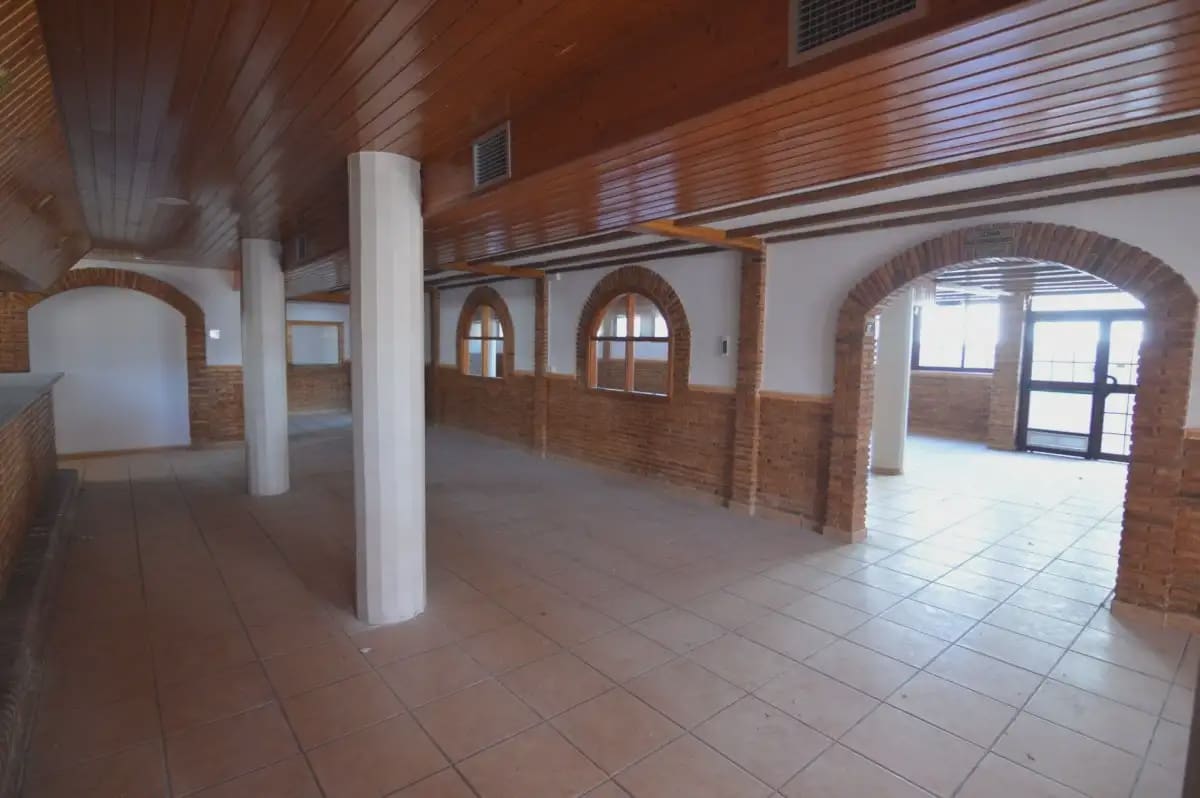 42 chambre Hôtel à vendre à Favara - 1 599 000 € (Ref: 9832134)
