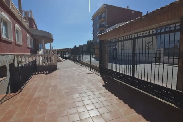 42 chambre Hôtel à vendre à Favara - 1 599 000 € (Ref: 9832134)