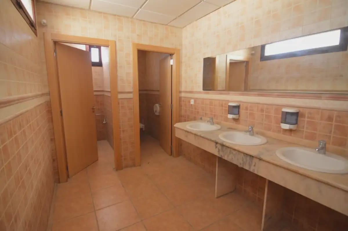42 chambre Hôtel à vendre à Favara - 1 599 000 € (Ref: 9832134)