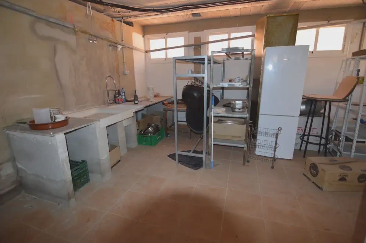 42 chambre Hôtel à vendre à Favara - 1 599 000 € (Ref: 9832134)