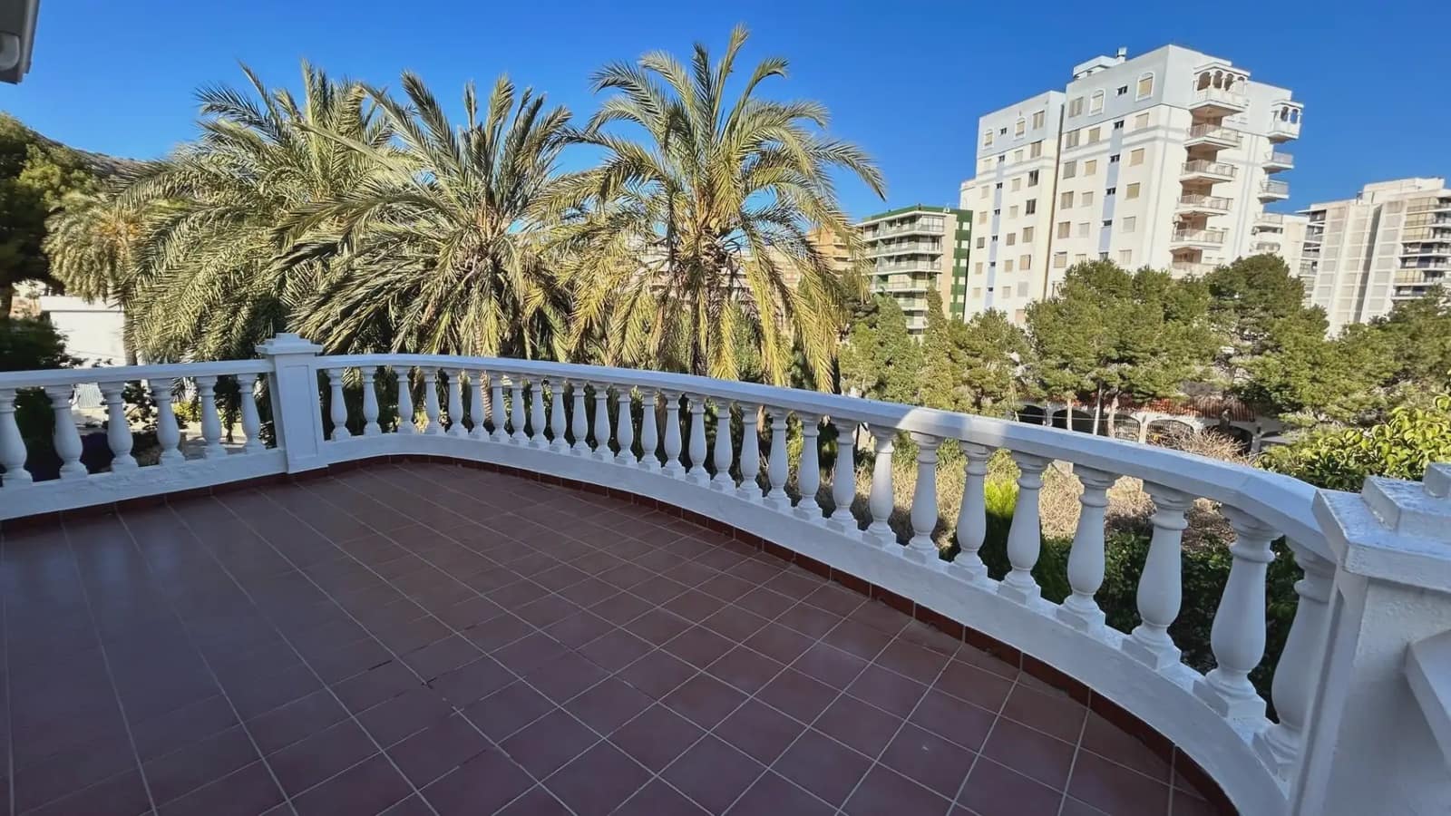 5 sypialnia Willa na sprzedaż w Cullera z basenem garażem - 475 000 € (Ref: 9832137)