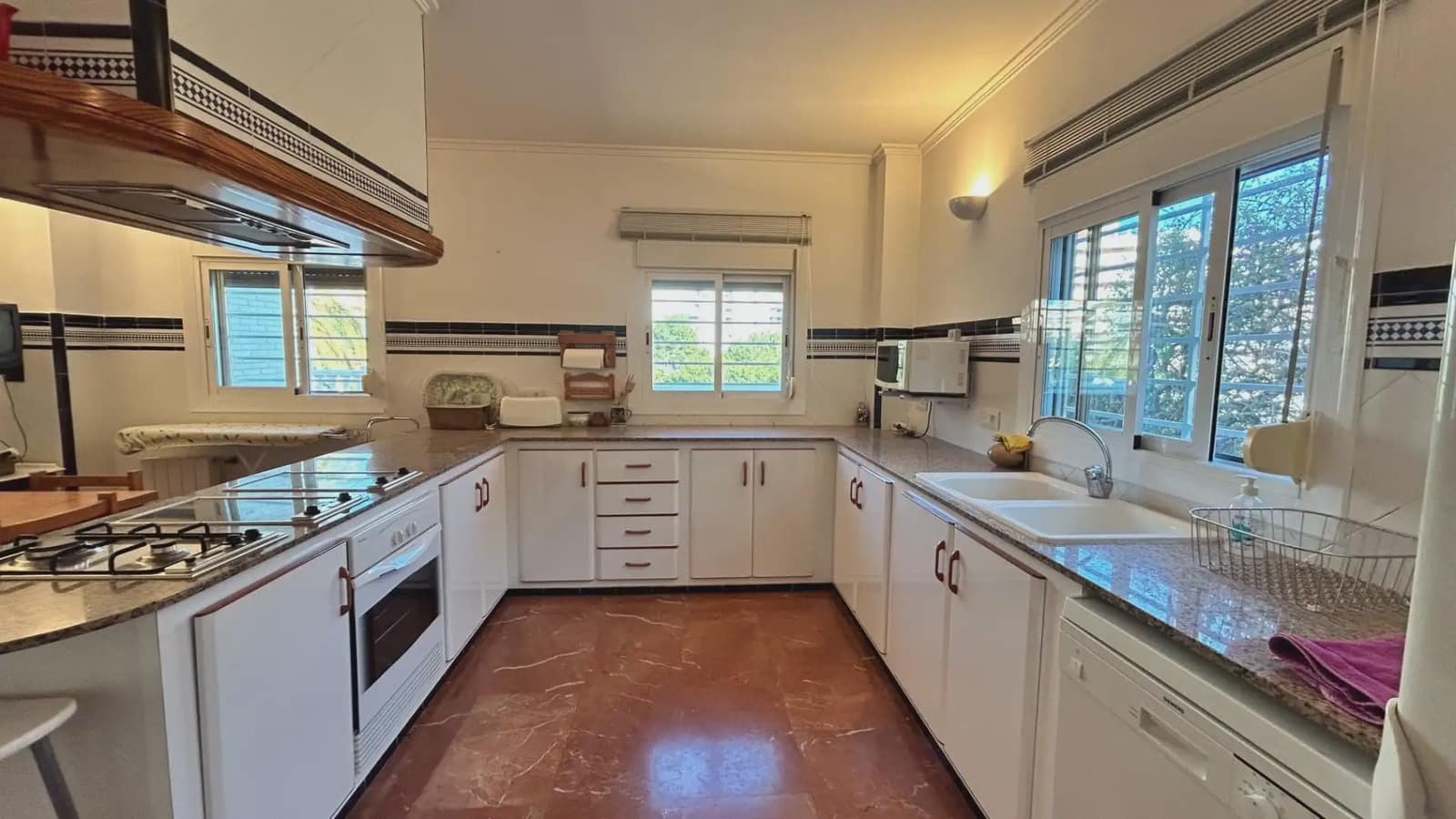 5 sypialnia Willa na sprzedaż w Cullera z basenem garażem - 475 000 € (Ref: 9832137)