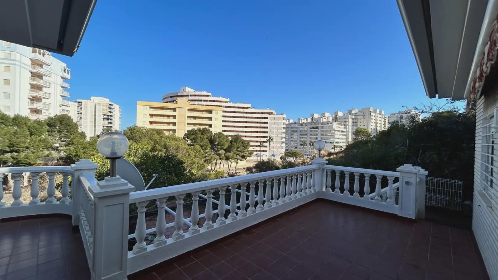 5 sypialnia Willa na sprzedaż w Cullera z basenem garażem - 475 000 € (Ref: 9832137)