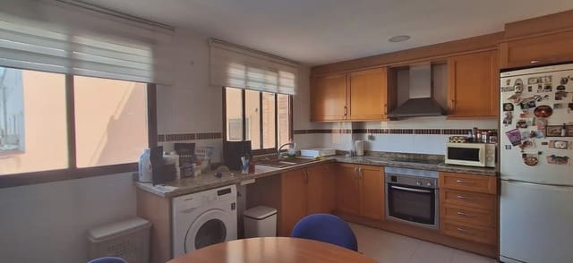 3 slaapkamer Huis te koop in Favara met zwembad garage - € 220.000 (Ref: 9832139)
