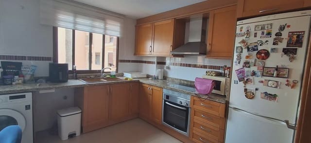 3 slaapkamer Huis te koop in Favara met zwembad garage - € 220.000 (Ref: 9832139)