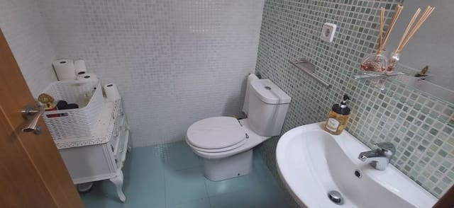 3 slaapkamer Huis te koop in Favara met zwembad garage - € 220.000 (Ref: 9832139)