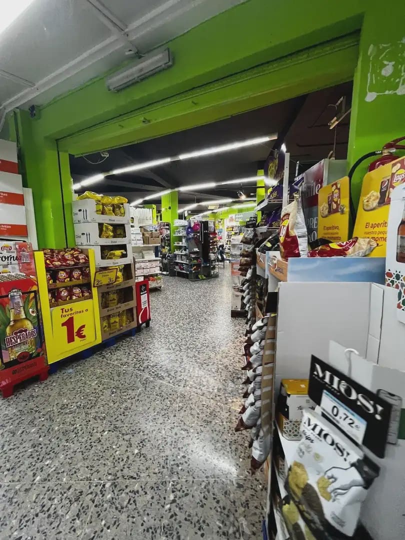 Kaupallinen myytävänä paikassa Cullera - 650 000 € (Ref: 9832141)