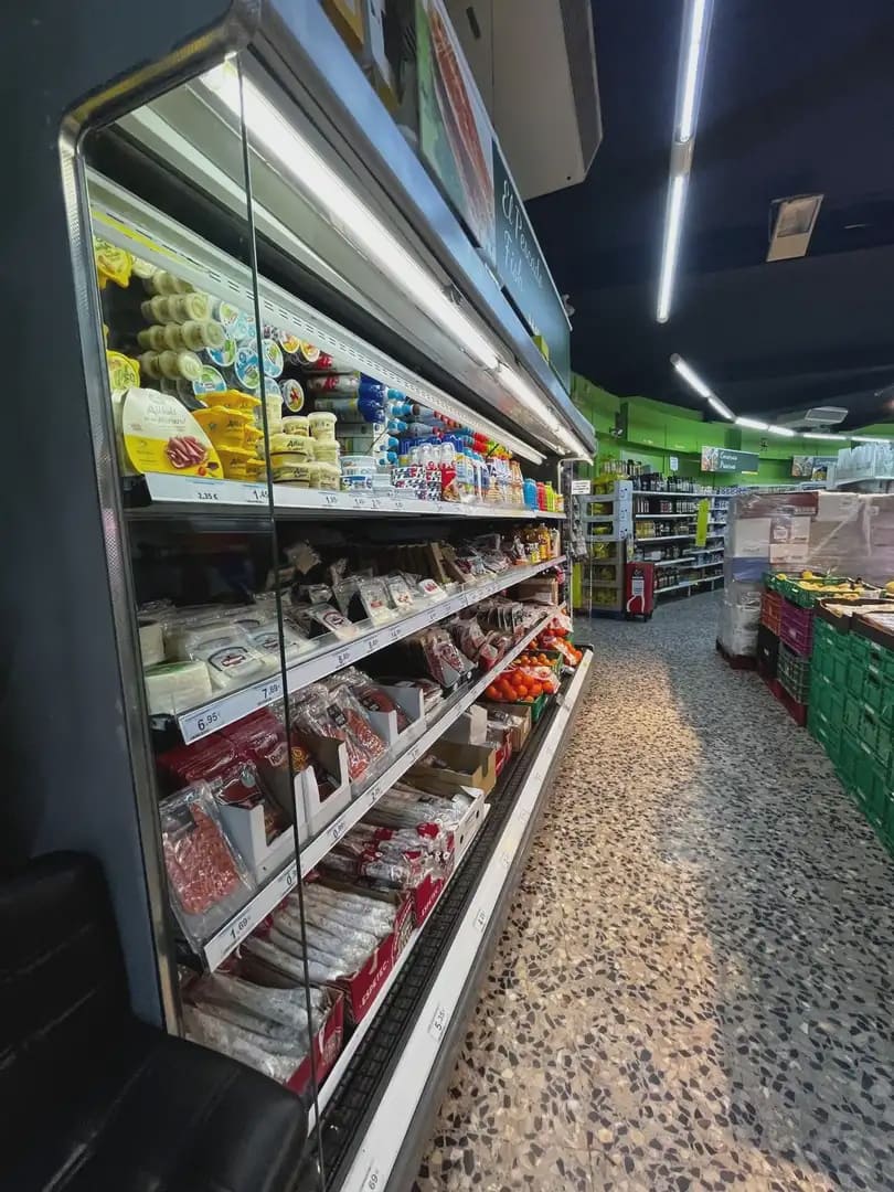 Kaupallinen myytävänä paikassa Cullera - 650 000 € (Ref: 9832141)